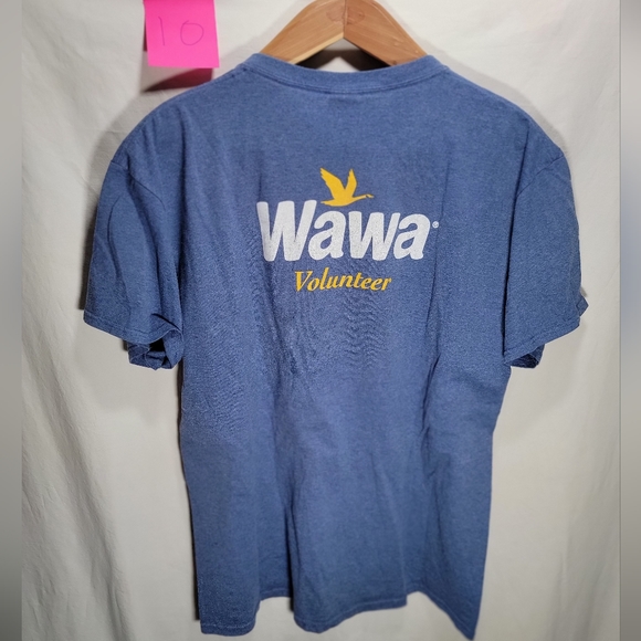 Wawa associates in action Wawa volunteer size XL unisex.  Nice looking shirt! - Picture 4 of 4